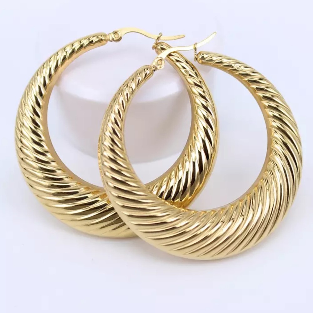 NEW 18K Yellow Gold Round Hoop Earrings - Picture 3 of 4